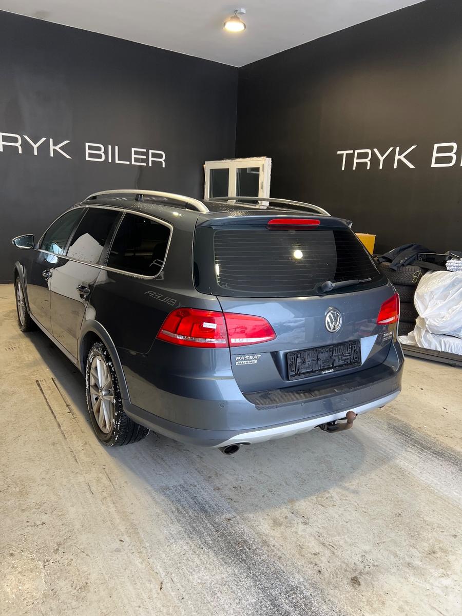 Volkswagen Passat Alltrack 2013 — interior