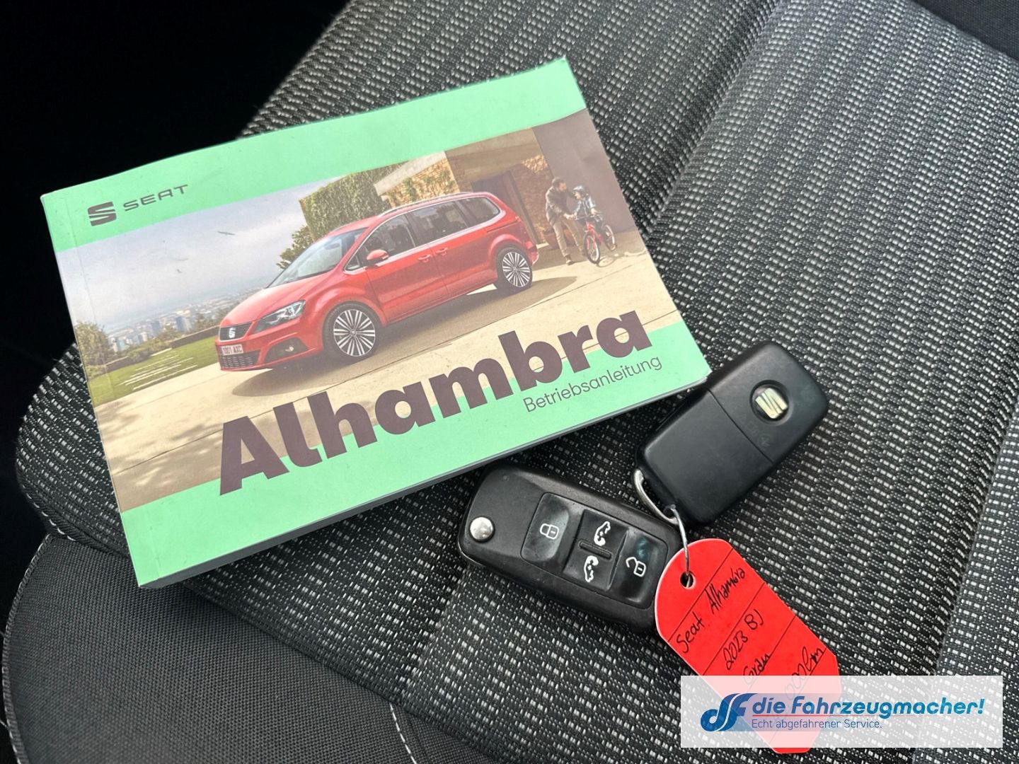 Fahrzeugabbildung SEAT Alhambra Xcellence 7-Sitzer AD AHK-klappbar Memo