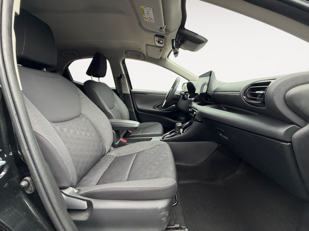 Fahrzeugabbildung Toyota Yaris Hybrid 116 1.5 VVT-i Team Deutschland