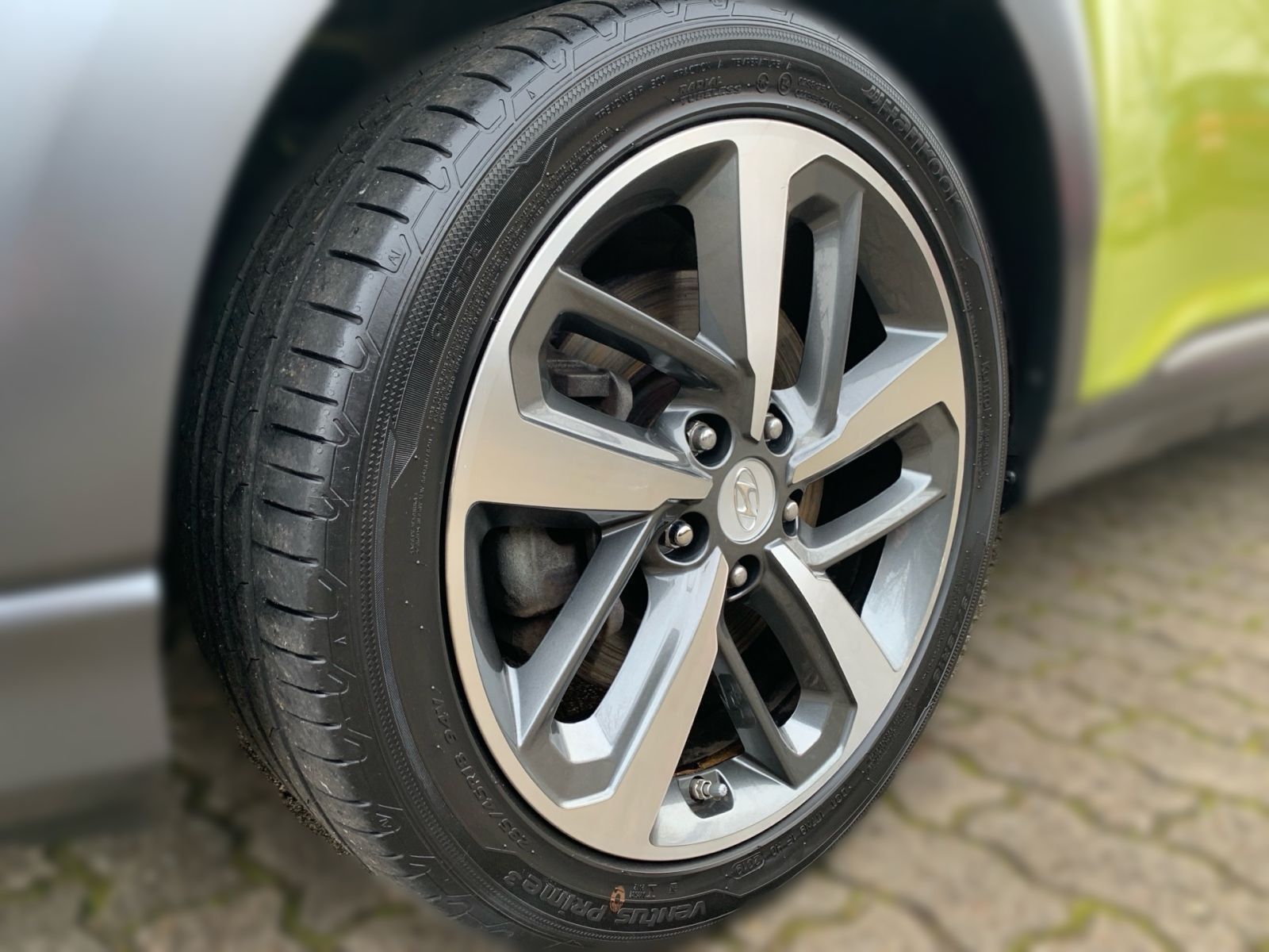 Fahrzeugabbildung Hyundai KONA 1.6 T-GDI Style 7-DCT Navi LED el.SD 1Hd