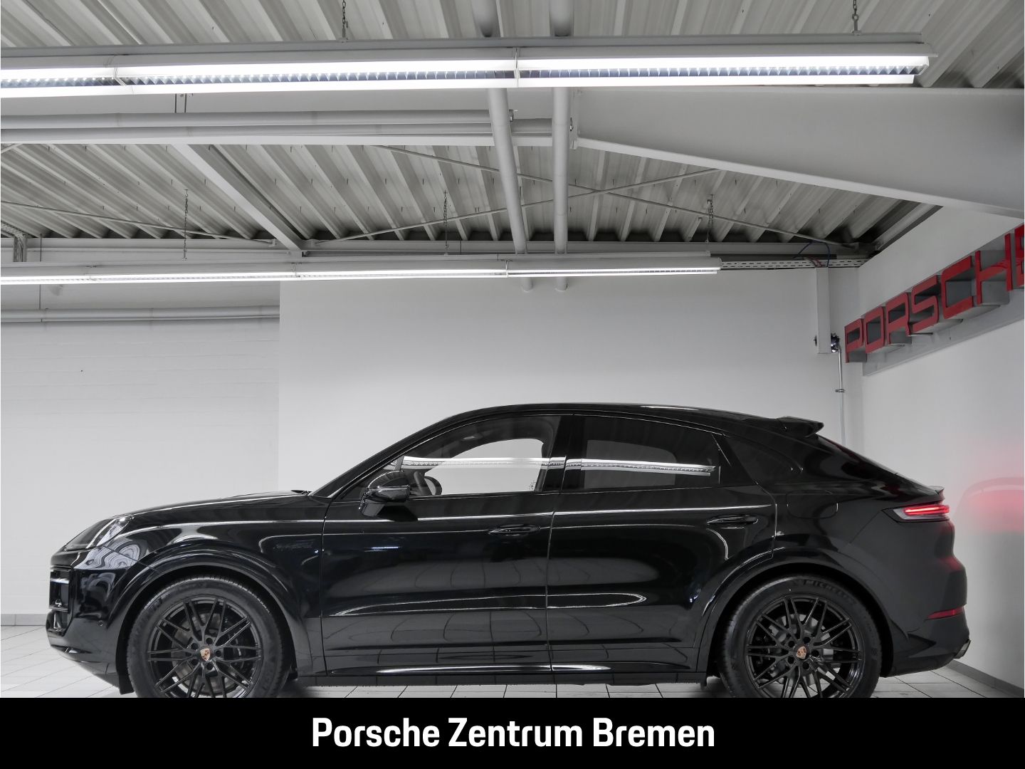 Porsche Cayenne E-Hybrid Coupe Black Edition AHK Hintera imagem 2
