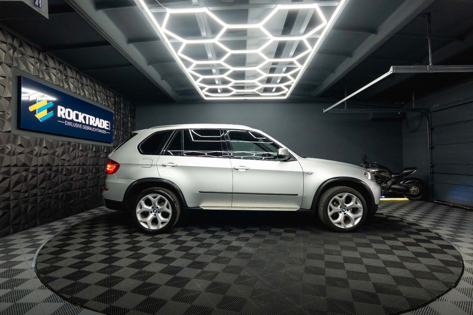 Fahrzeugabbildung BMW X5 xDrive 30d M Sport *TÜV NEU*Xenon*Facelift*