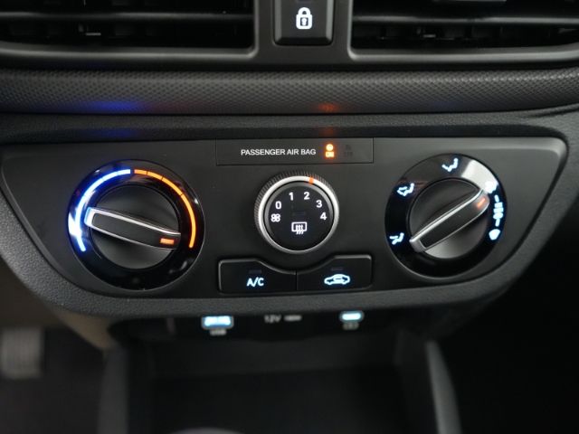 i10 FACELIFT TREND+NAVI+RÜCKFAHRKAMERA+SITZ-/LEN