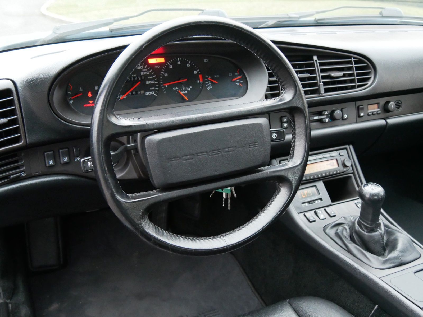 Fahrzeugabbildung Porsche 944 Turbo