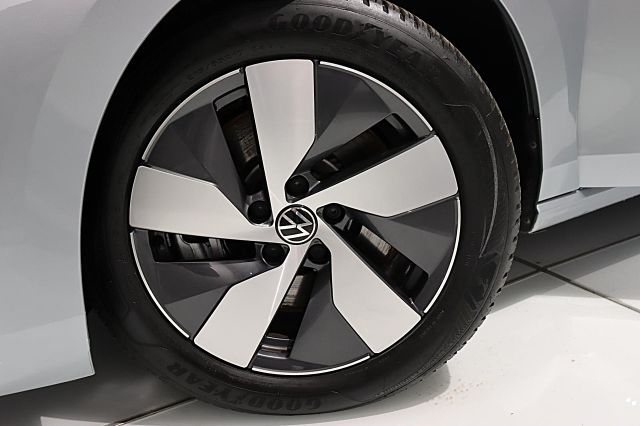 Passat Business 1.5 eHybrid ACC LED HUD NAVI AHK