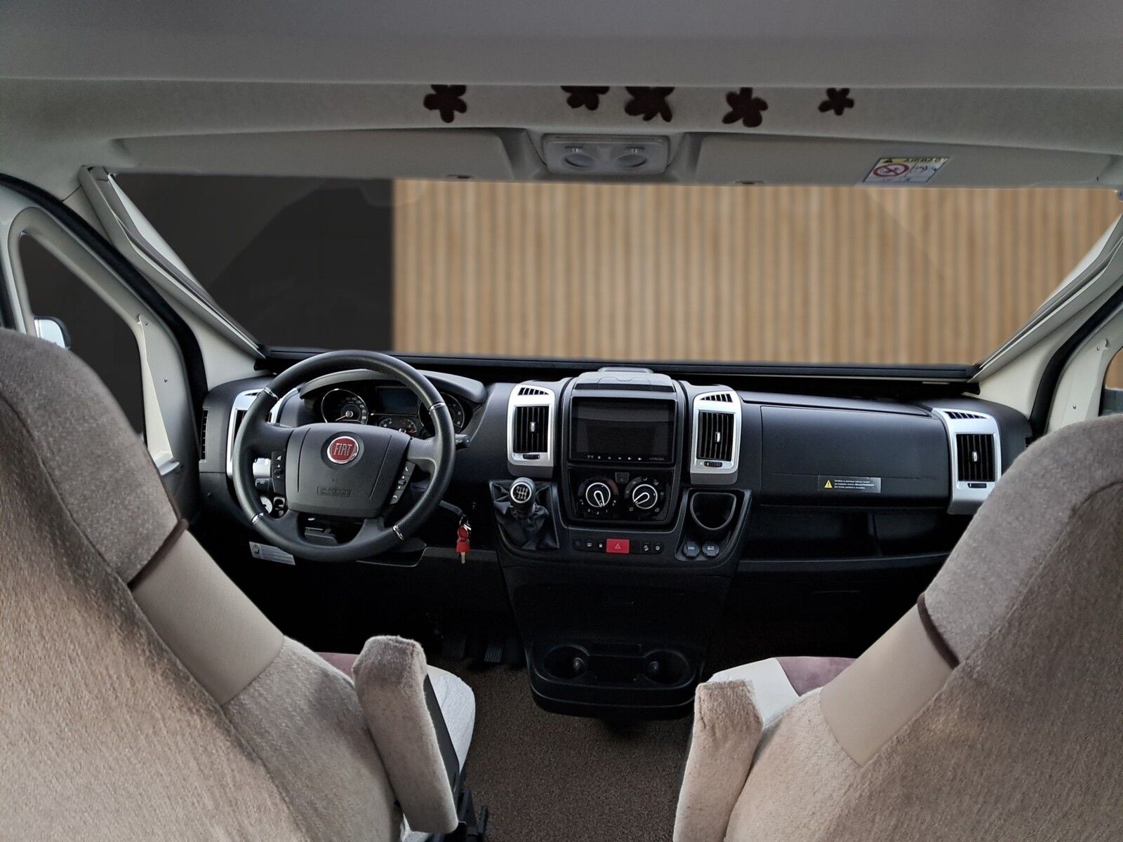 Fahrzeugabbildung Mooveo Tei 74 EBH Markise,Sat,TV,Hubbett,RK