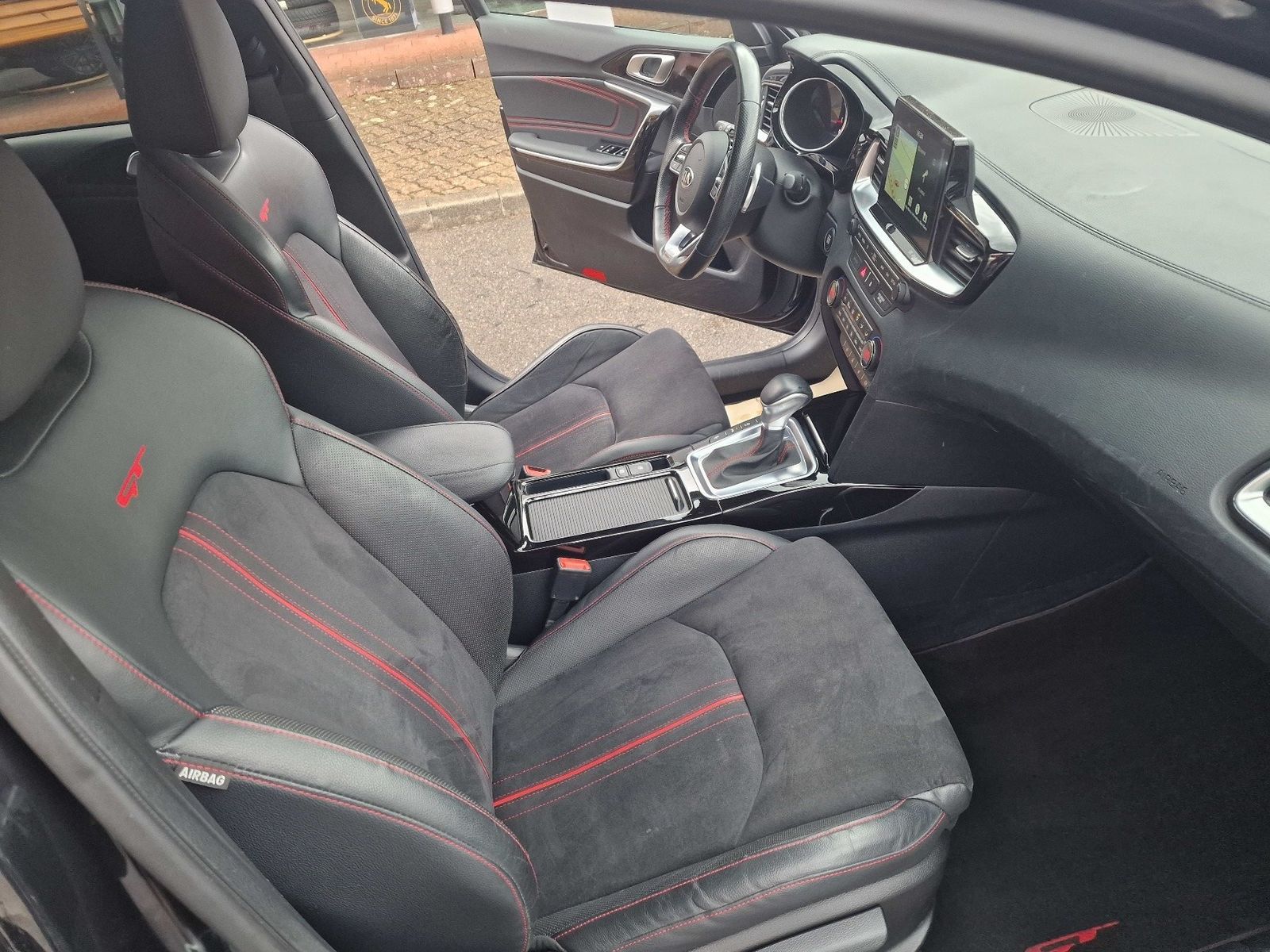 Fahrzeugabbildung Kia ProCeed GT, Navi Paket,Leder,Navi,Kamera