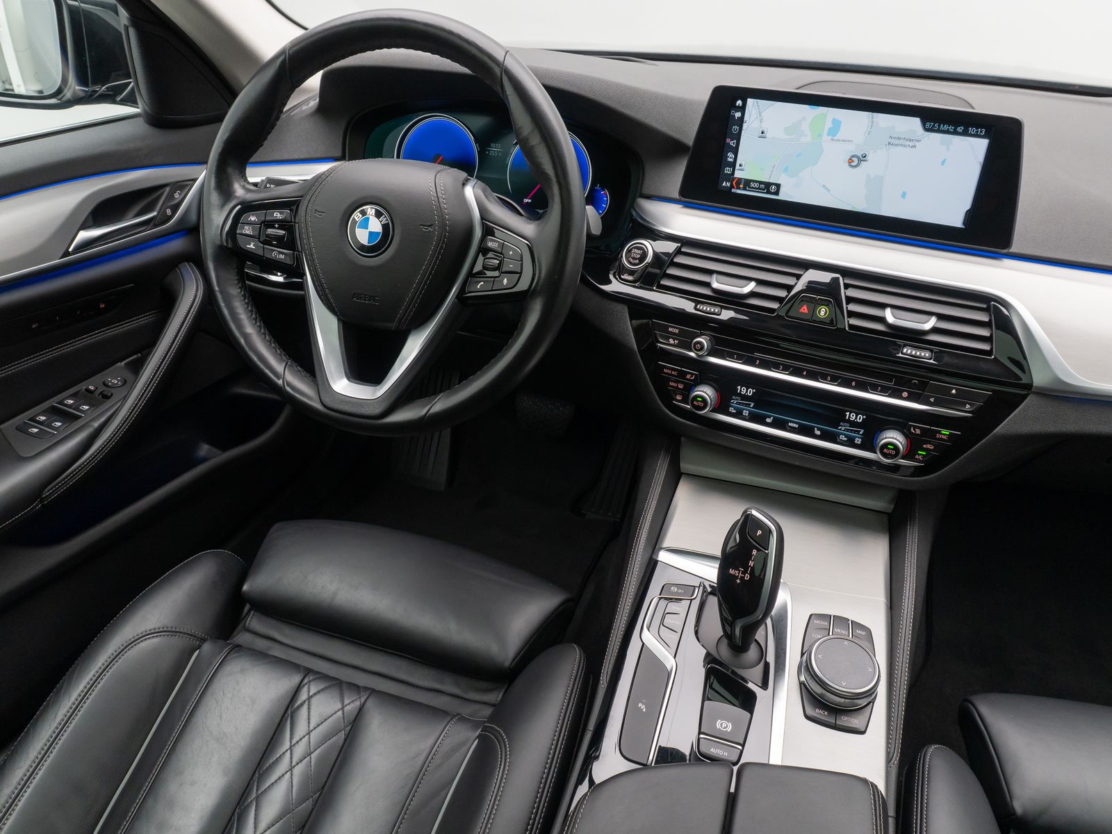 Fahrzeugabbildung BMW 540i xD Luxury Line HUD DAB Massage Panorama AHK