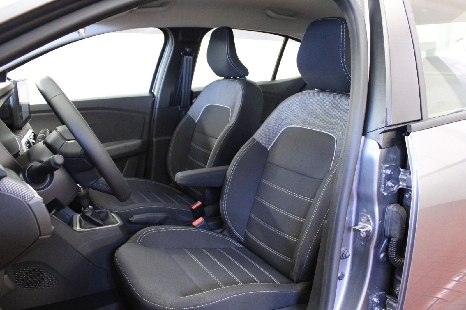 Fahrzeugabbildung Dacia Logan III TCe 90 Expression*Media Nav*PDC*
