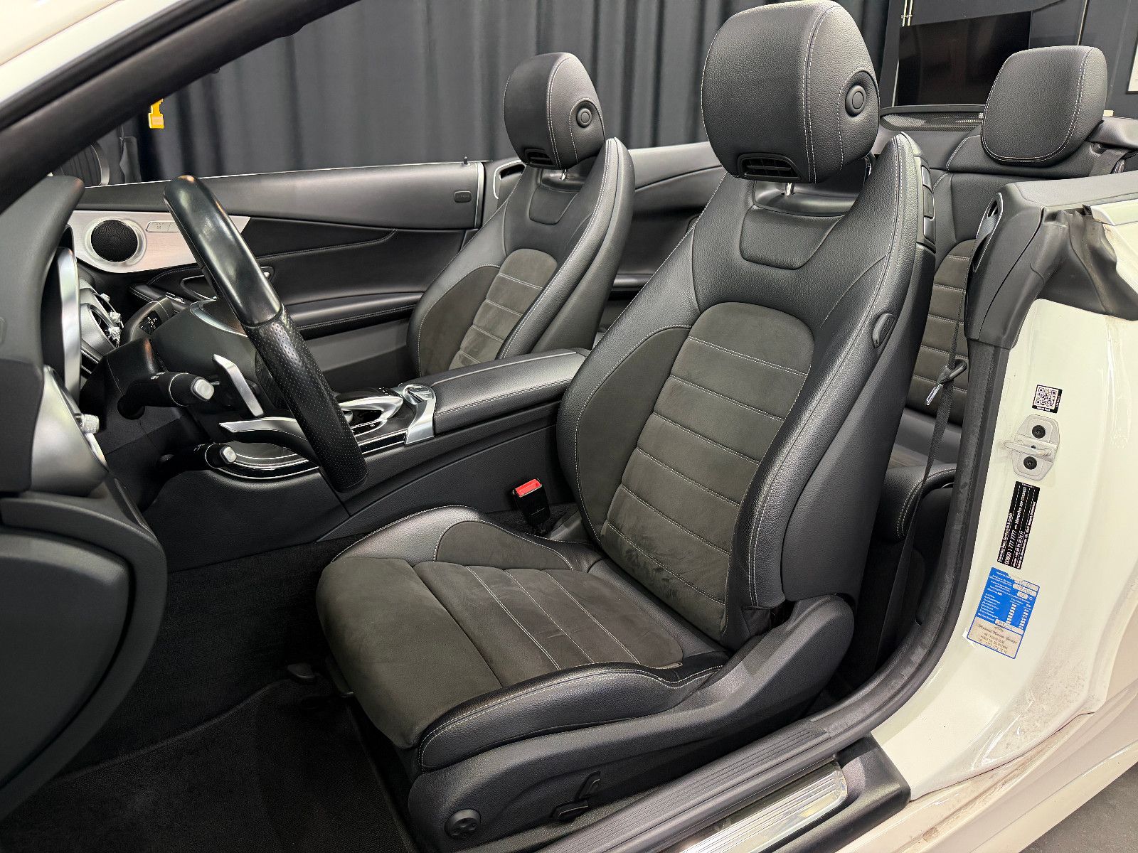 Fahrzeugabbildung Mercedes-Benz C 180 Cabrio |AMG-LINE|LED|RF-CAM|AUTOMATIK