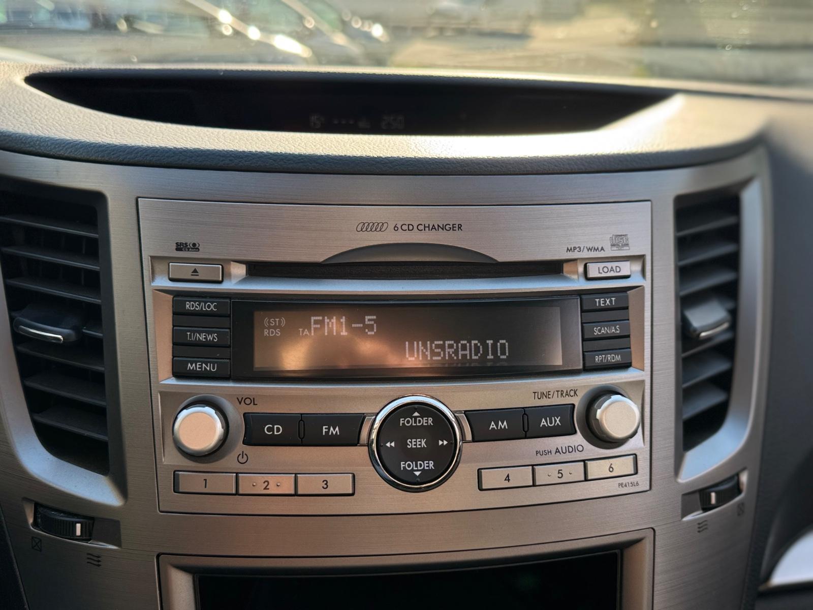 Subaru Outback 2010 — photo 22