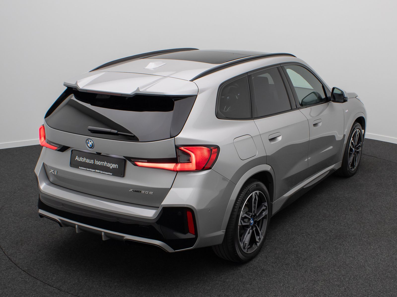 Fahrzeugabbildung BMW X1 xD30e MSport 360&deg;H/K Panorama AHK HUD DAB 19"