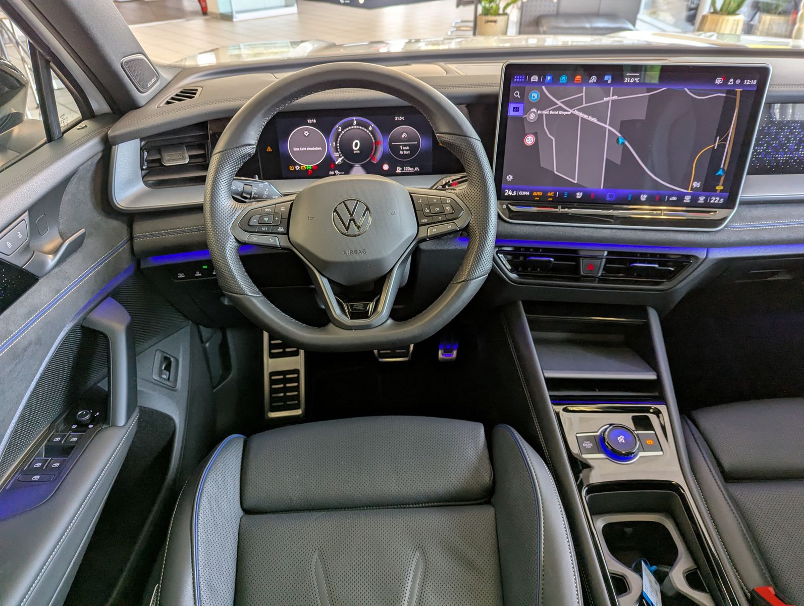 VW Tayron 2.0 R-Line Leder Launch Pano Black AHK 20 - Image 23