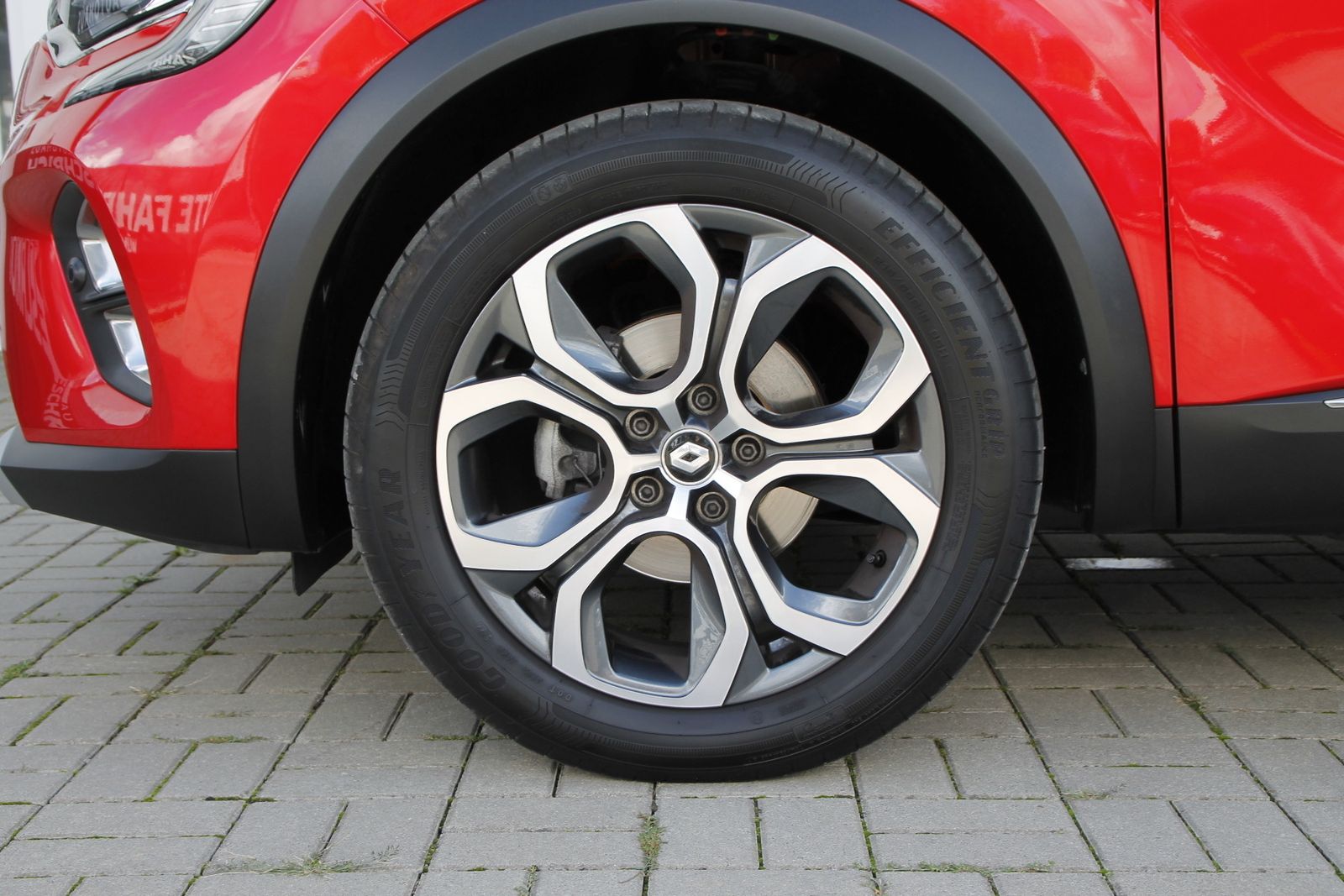 Fahrzeugabbildung Renault Captur Techno Mild Hybrid 140