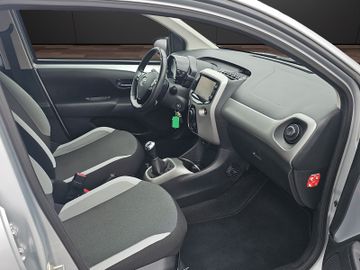 Toyota Aygo (X) - 10