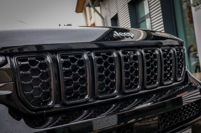 Fahrzeugabbildung Jeep Grand Cherokee Summit L  5.7 V8 23" BODYGUARD