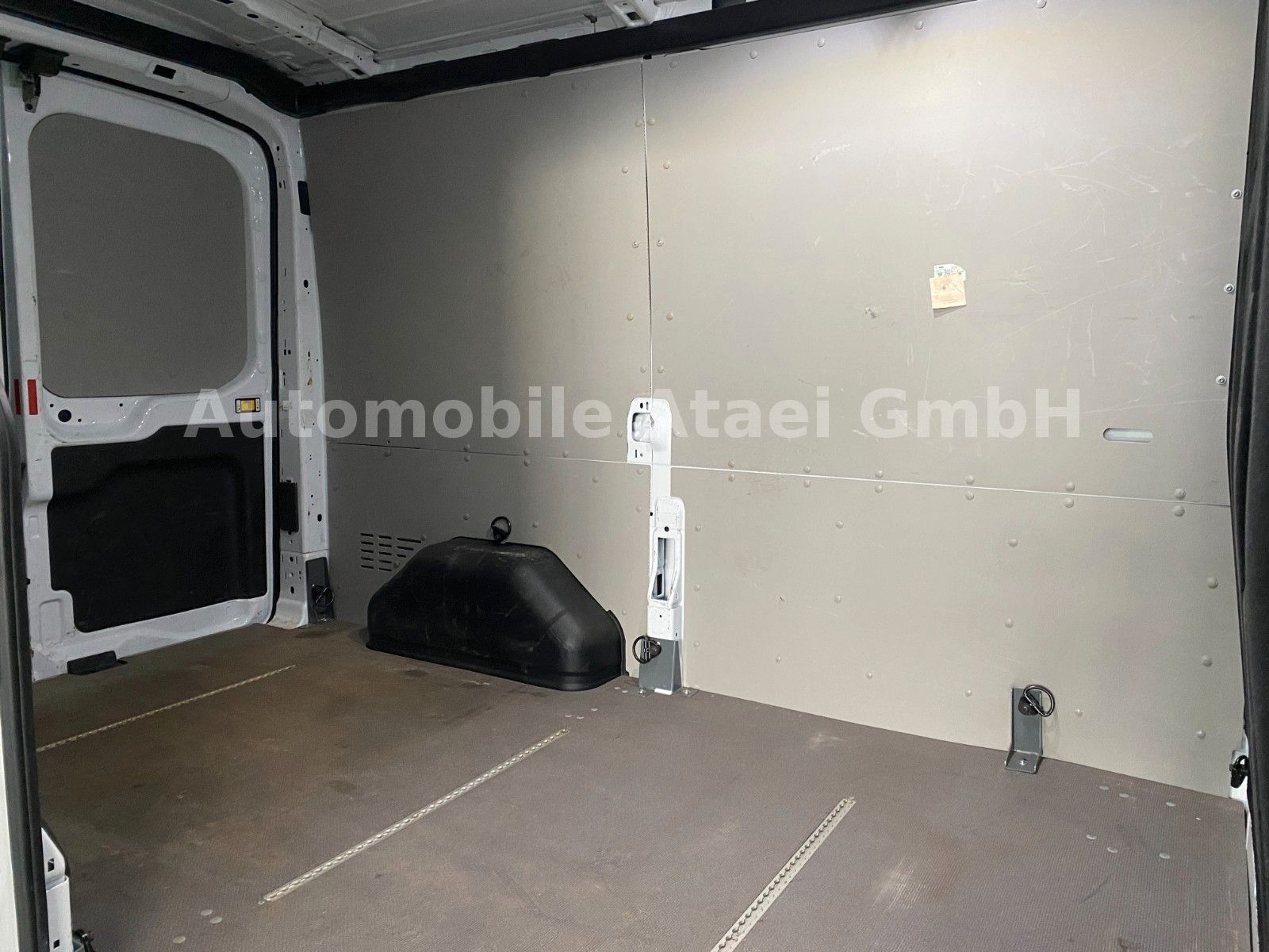 Fahrzeugabbildung Ford Transit 350 L2H2 TEMPOMAT+KLIMA (0818)