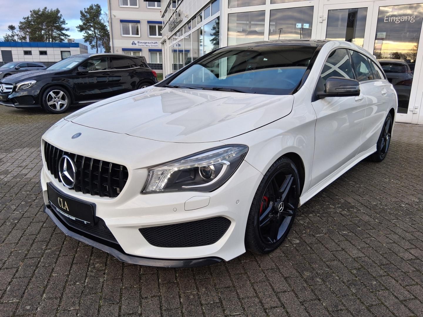 Mercedes-Benz CLA 200 Shooting Brake AMG Line PanoSD+Bi-Xenon