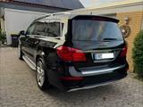 Mercedes-Benz GL 350 CDI / AMG Line / AHK / Panorama / Scheckh - Mercedes-Benz GL 350: Schwarz, Scheckheftgepflegt