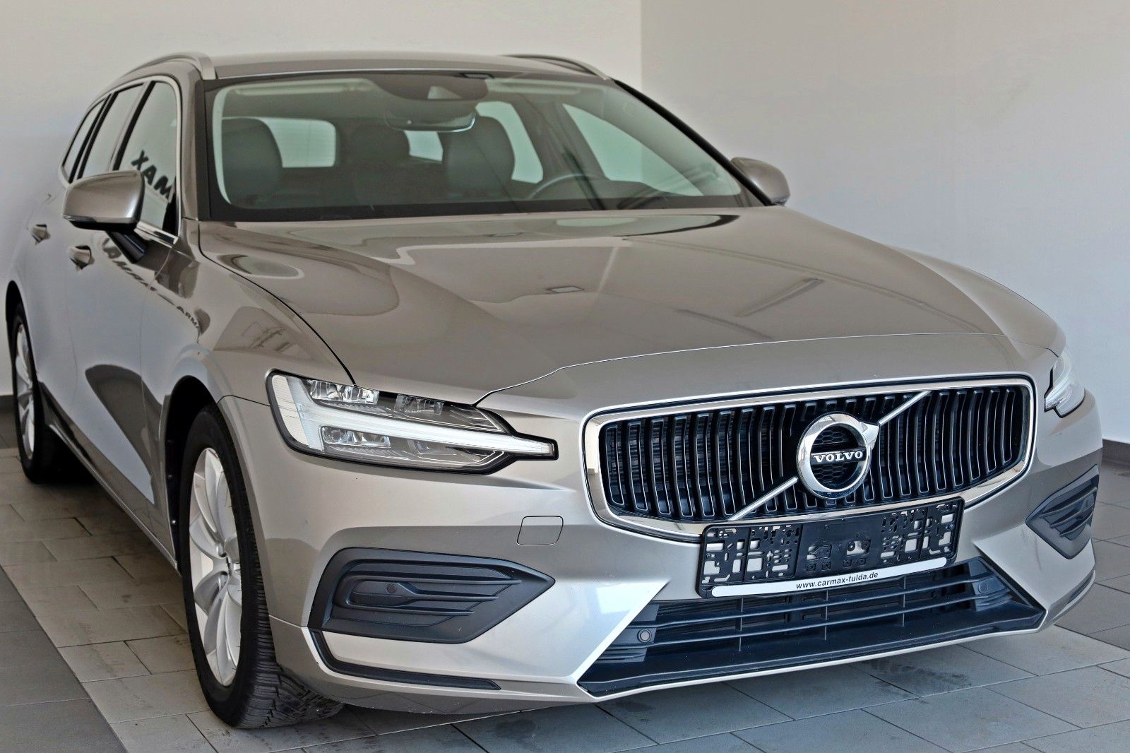 Fahrzeugabbildung Volvo V60 Kombi Momentum Pro T.Leder,Navi,LED,AppleCar