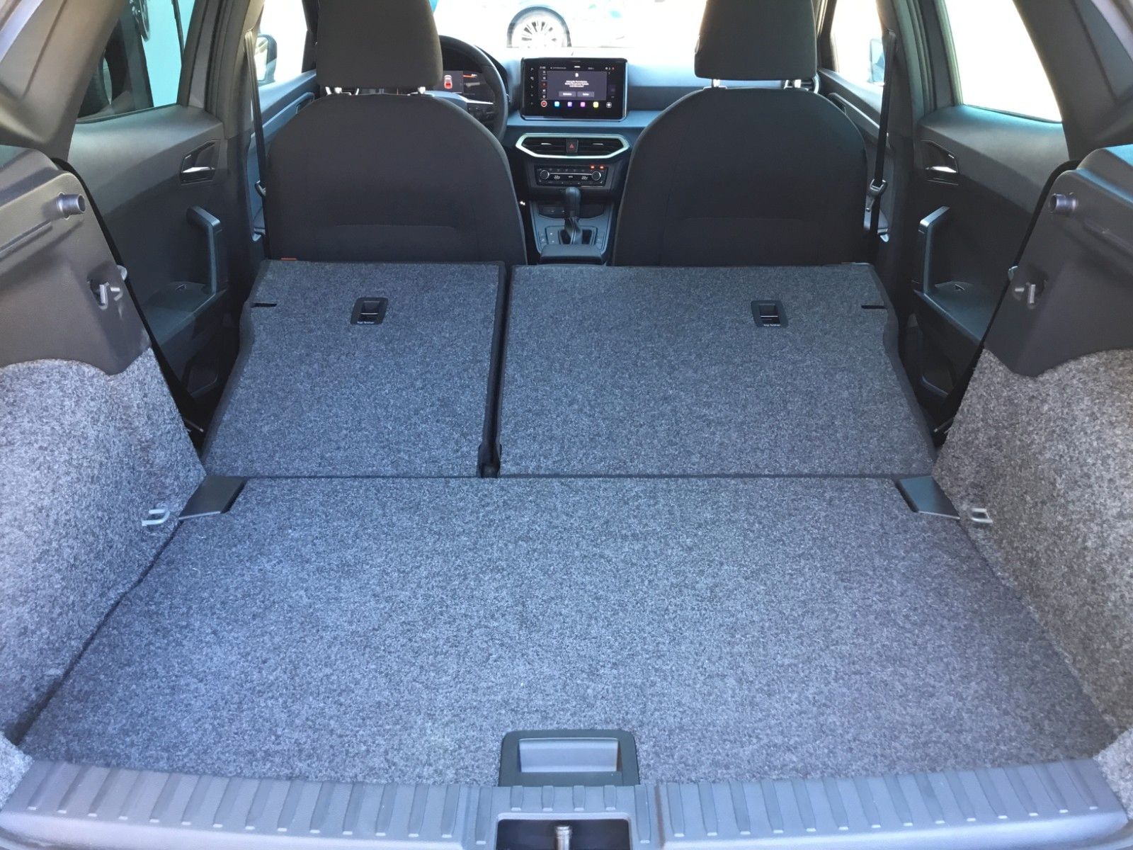Fahrzeugabbildung SEAT Ibiza 1.0TSI Style DSG+ACC+16"+Navi+LED+FullLink
