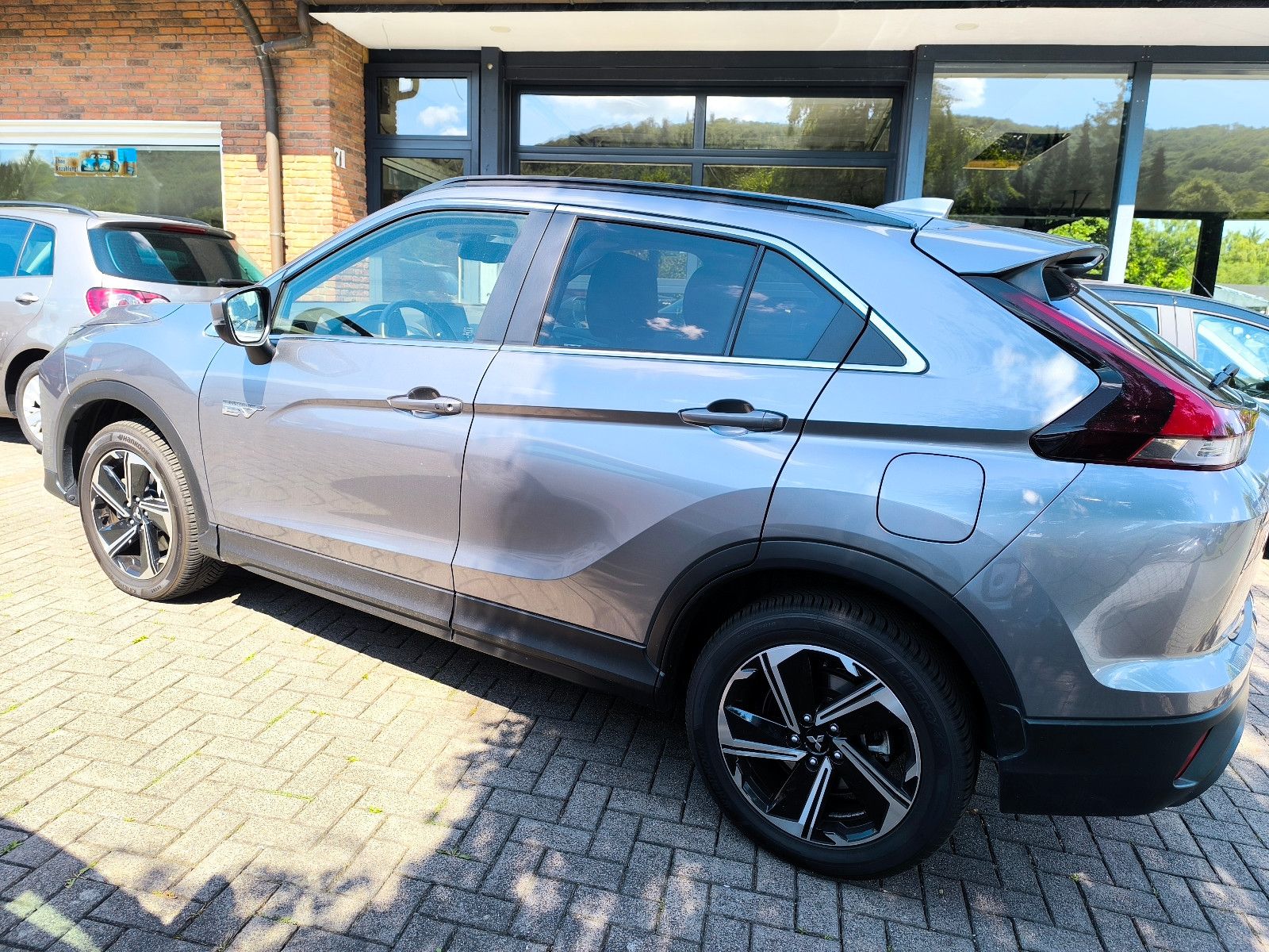 Mitsubishi Eclipse Cross Basis Hybrid 4WD imagem 3