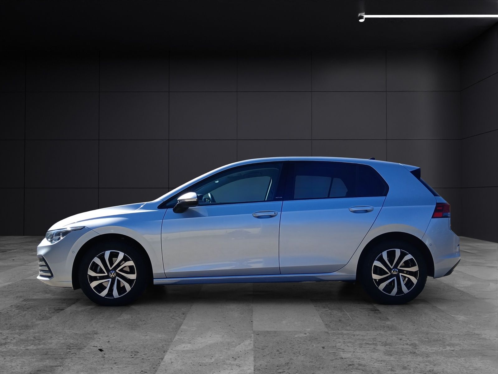 Fahrzeugabbildung Volkswagen Golf VIII TSI Active Standhzg. LEDplus Navi AID