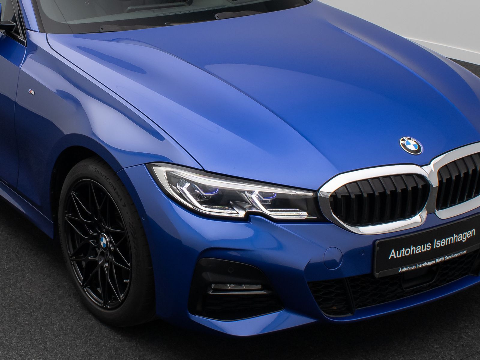 Fahrzeugabbildung BMW 330d M Sport Panorama HUD DAB Laser HiFi AHK