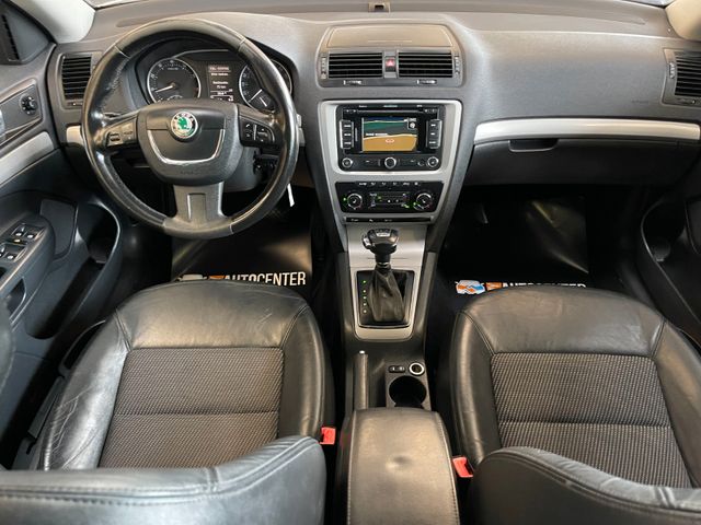 Skoda Octavia Combi Elegance DSG *NAVI*XENON*PDC*