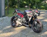 Triumph Street Triple 765 R | Wenig Km