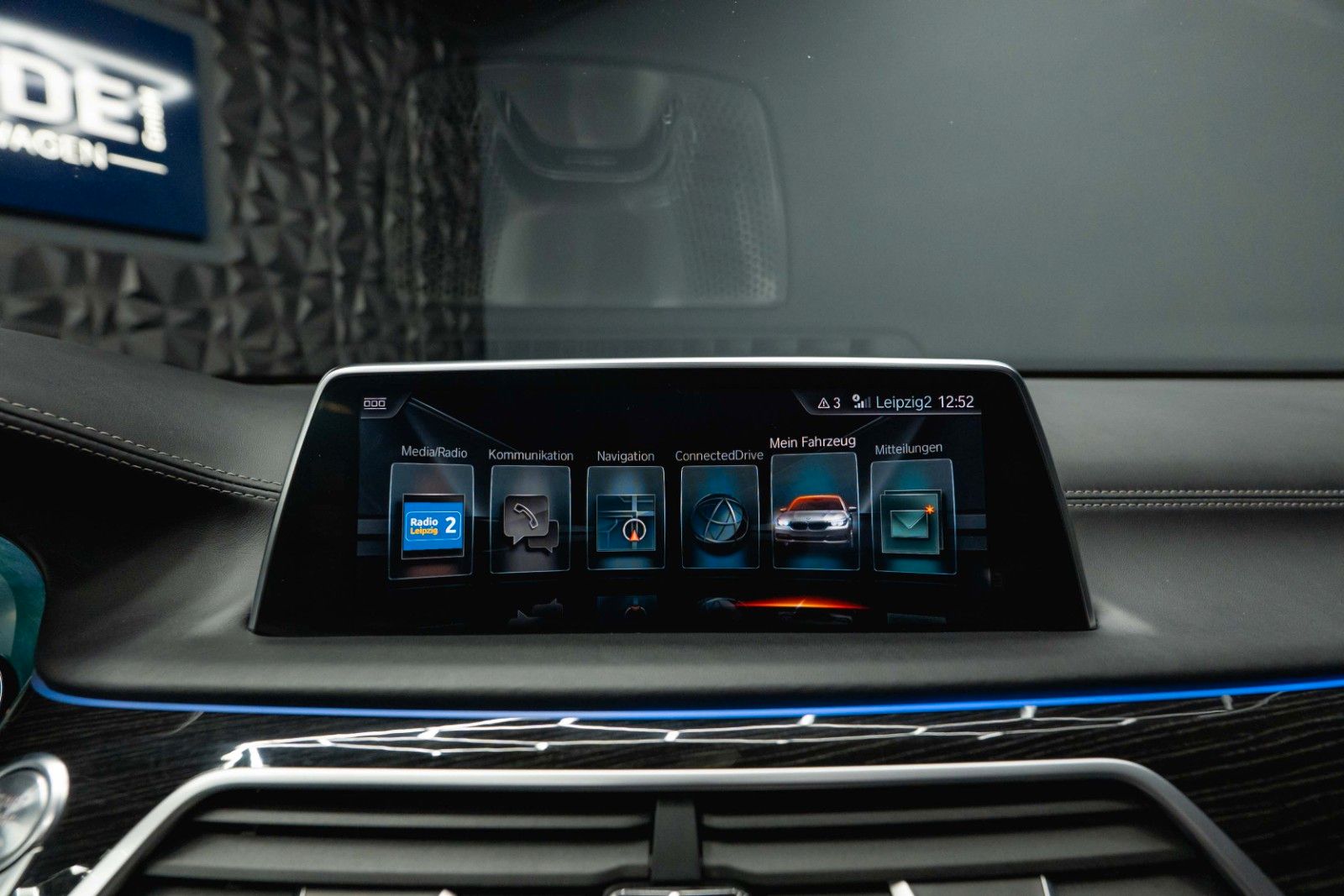 Fahrzeugabbildung BMW 730d L xDrive M Sport Shadow | 100% Option | 19%