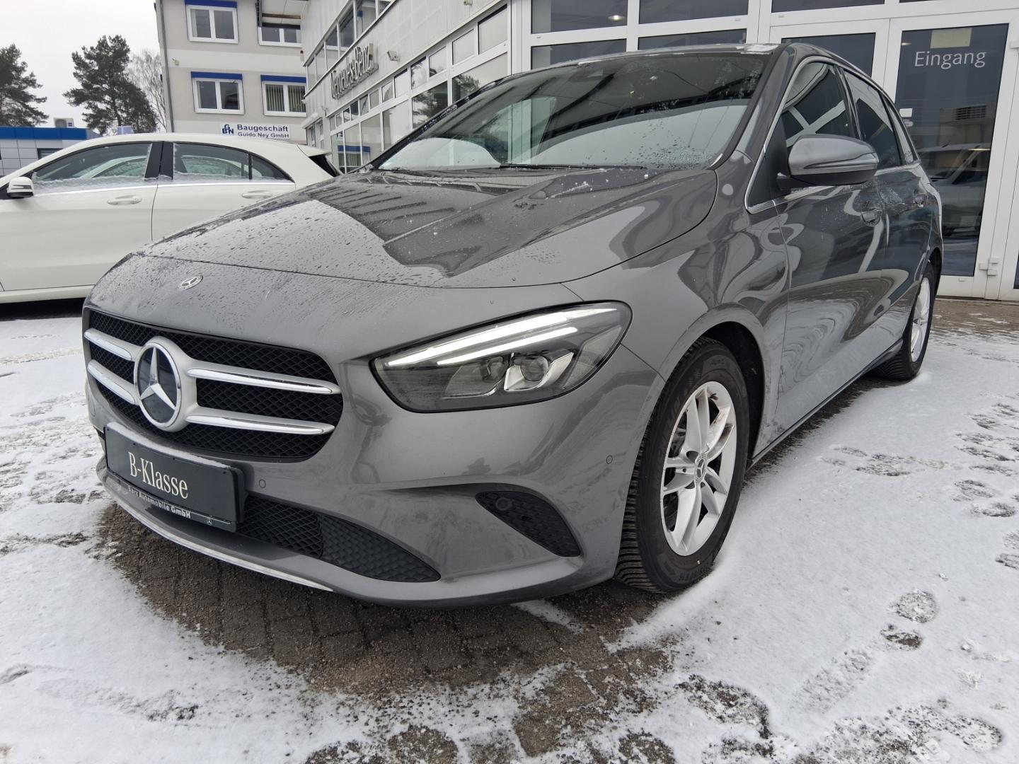Mercedes-Benz B 180 Progressive LED Navi SHZG PDC Kamera LHZG