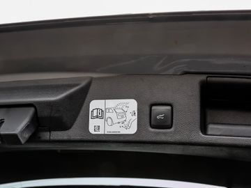 Ford Kuga Titanium X AHK schwenkbar el. HECKKLAPPE