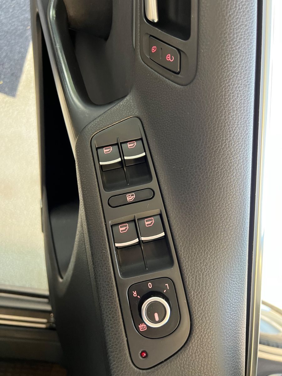 Fahrzeugabbildung Volkswagen Tiguan 2.0TDI Sport & Style 4Motion *PANO*XENON*