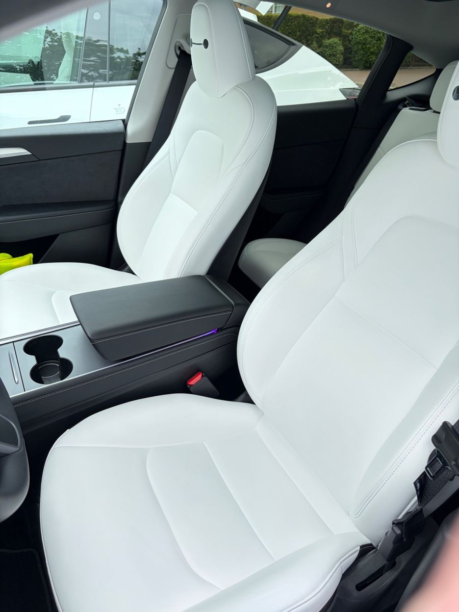 Tesla Model Y SR RWD Weiße Innenausstattung foto 7
