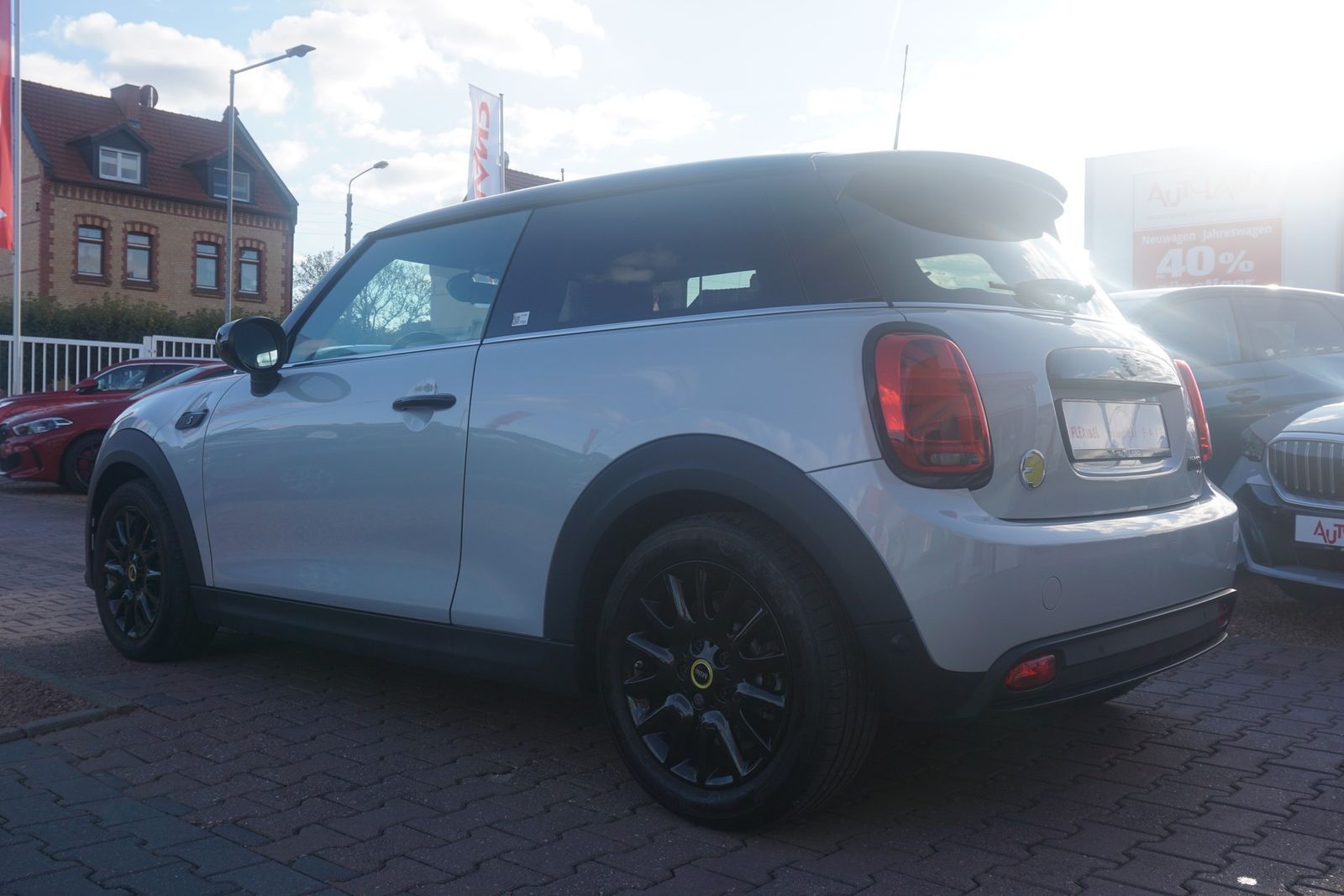 MINI Mini Cooper SE Trim S Aut. LED Navi Sitzheizung imagem 3