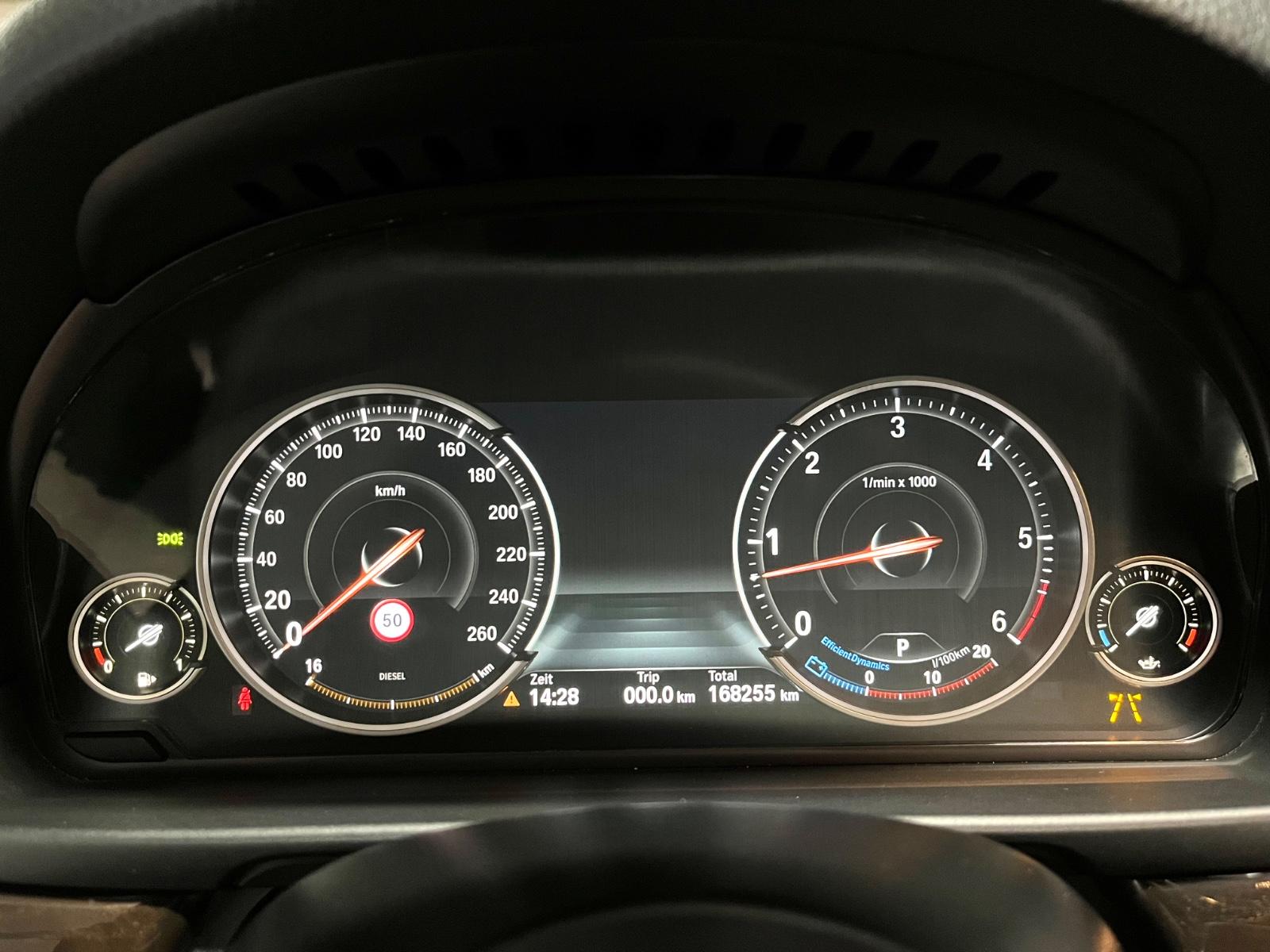BMW 530d Touring xDrive M-Paket Panorama|Kamera|HUD