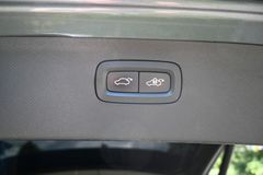 Fahrzeugabbildung Volvo XC90 D5 AWD*R-Design*STHZ*360°*LUFT*AHK*MIETKAUF