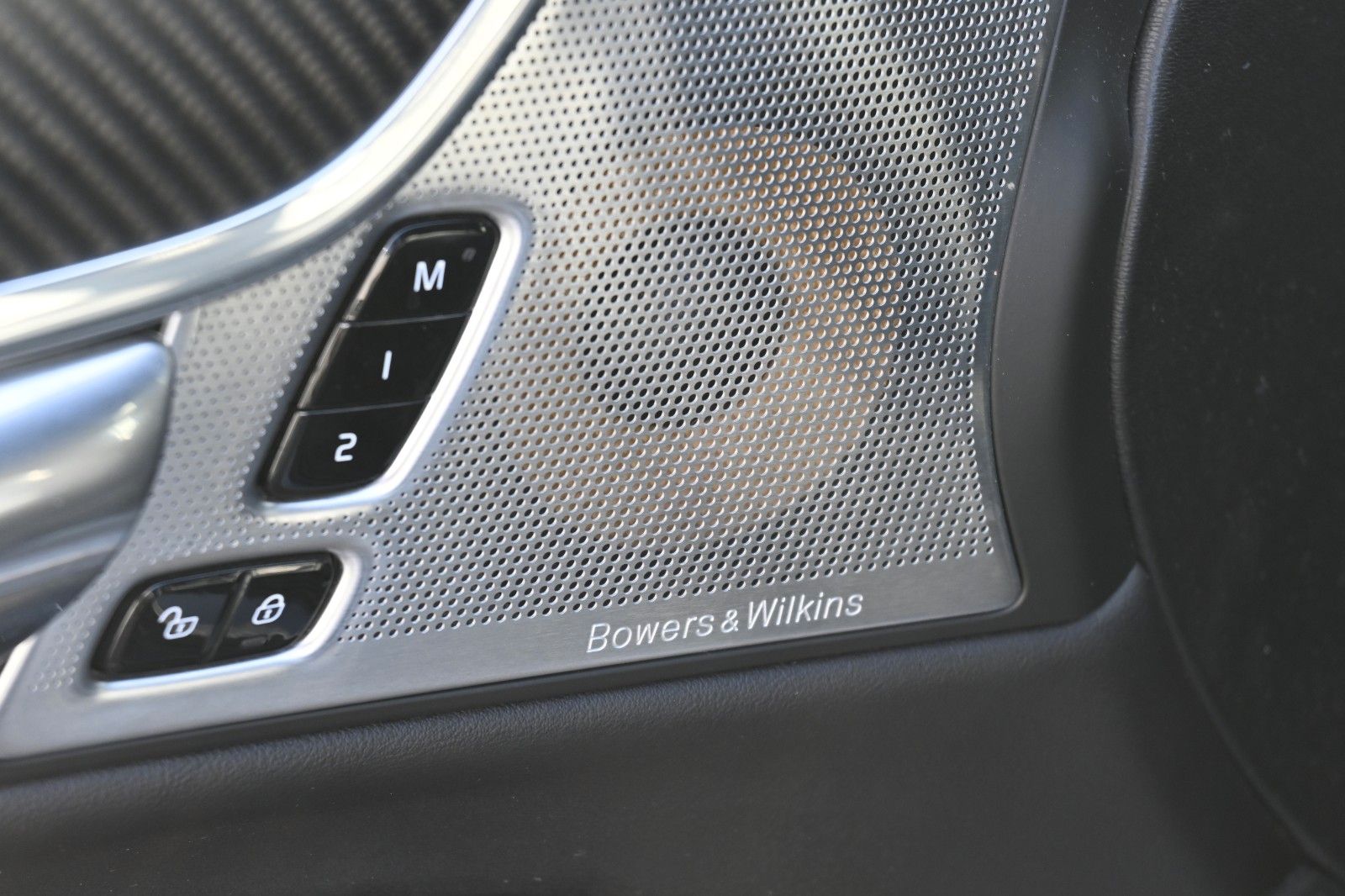 Fahrzeugabbildung Volvo S90 Lim.R-Design Plug-In Hyb. AWD*B&W*LUFT*MASS*