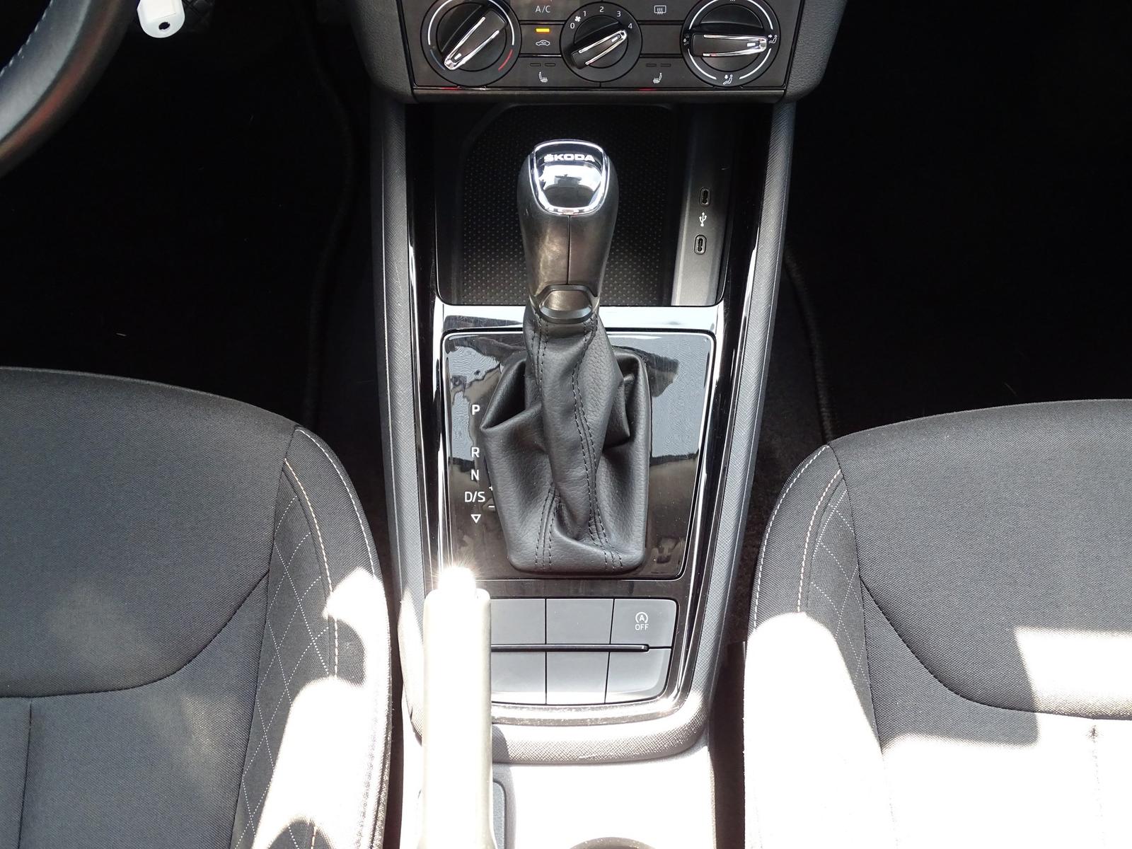 Skoda Kamiq 1.5 TSI Ambition DSG LED Klima ACC Kamera