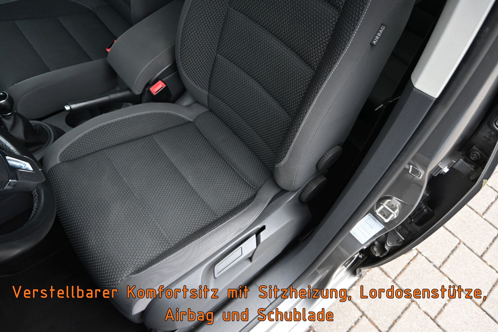 Fahrzeugabbildung Volkswagen Touran 1.6 TDI Comfortline °7-SITZE°KAMERA°02.28