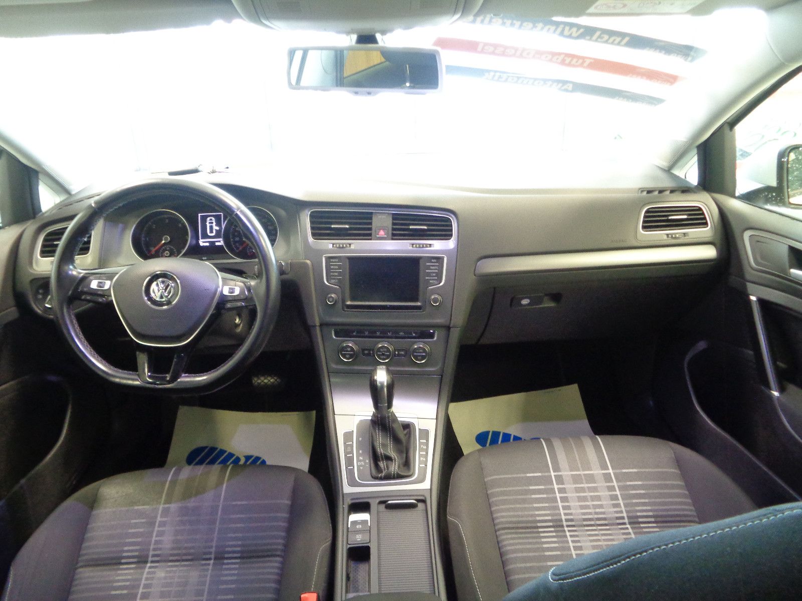 Fahrzeugabbildung Volkswagen Golf VII Variant / NAVI / PANO / XENON /