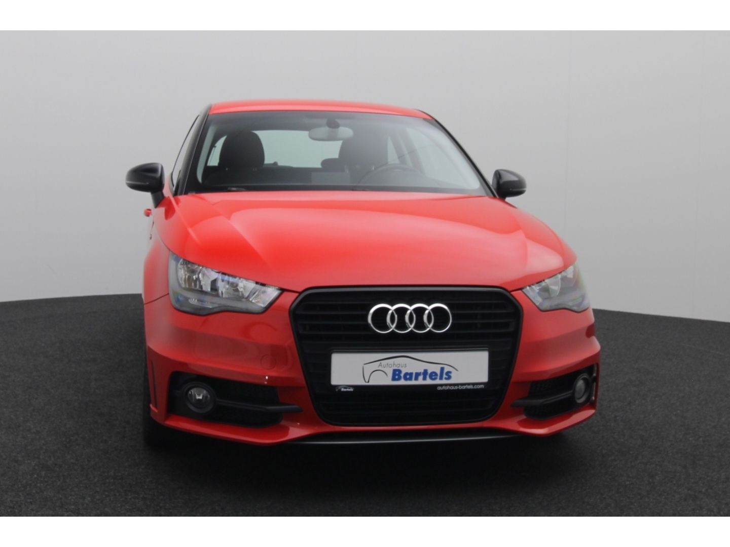 Fahrzeugabbildung Audi A1 1.6 Attraction Klimaauto SHZ Einparkhilfe