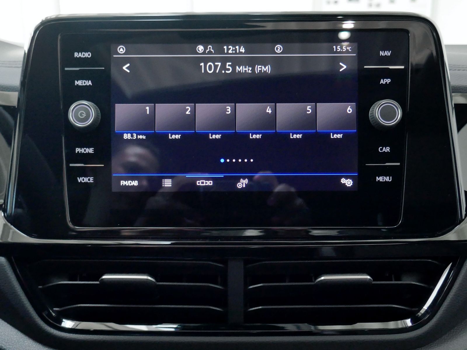Fahrzeugabbildung Volkswagen T-Roc Style 1.5 TSI DSG | LED RFK ACC