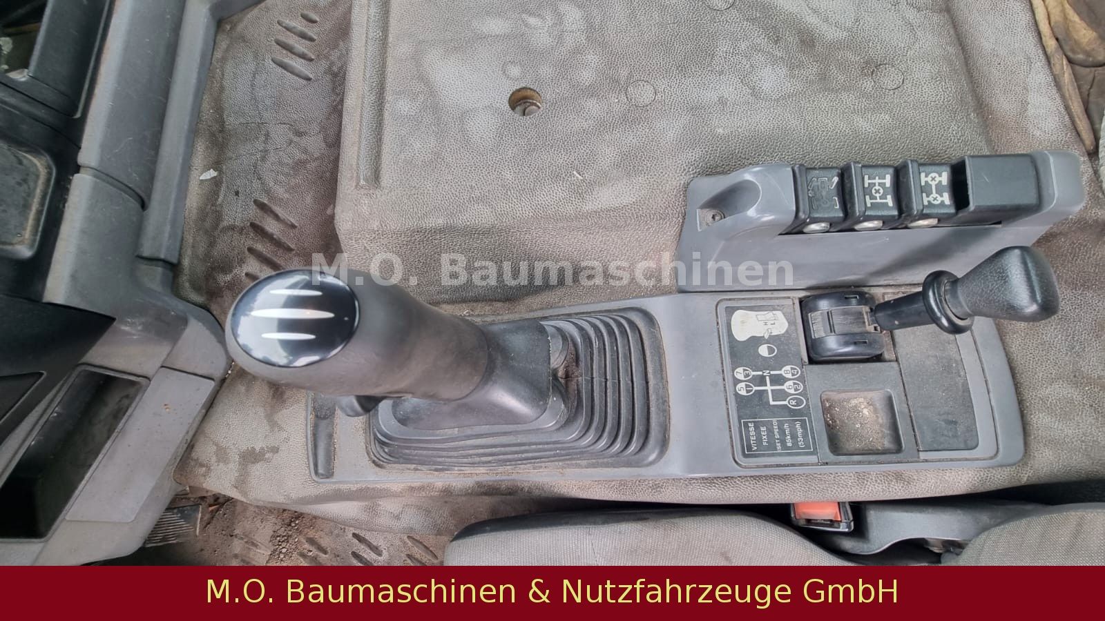 Fahrzeugabbildung Renault Renault Kerax 370 dci / Kran Fassi T 130 /