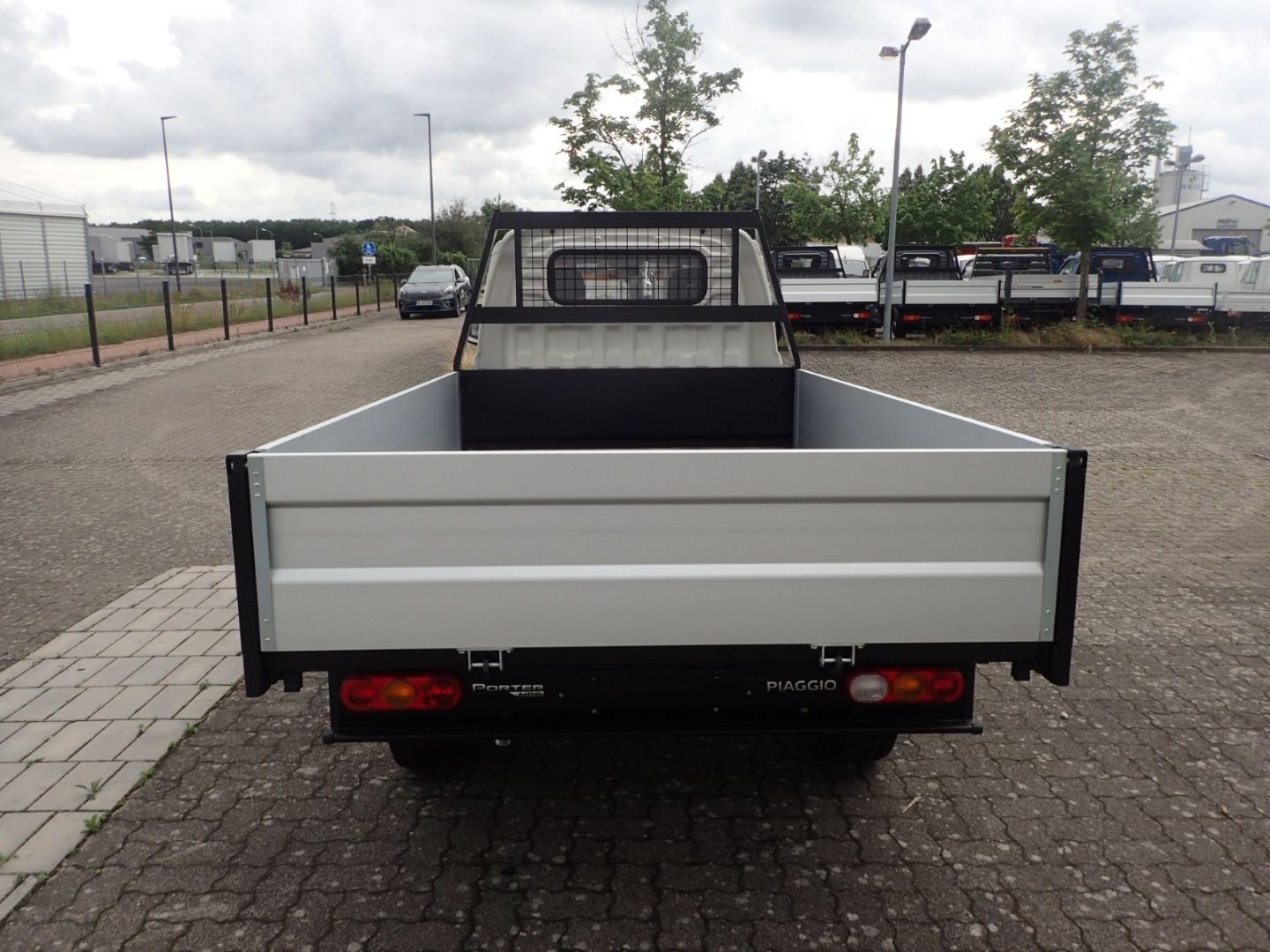 Fahrzeugabbildung Piaggio Porter NP6 Singlewheel Kipper 2,8m Pritschenläng