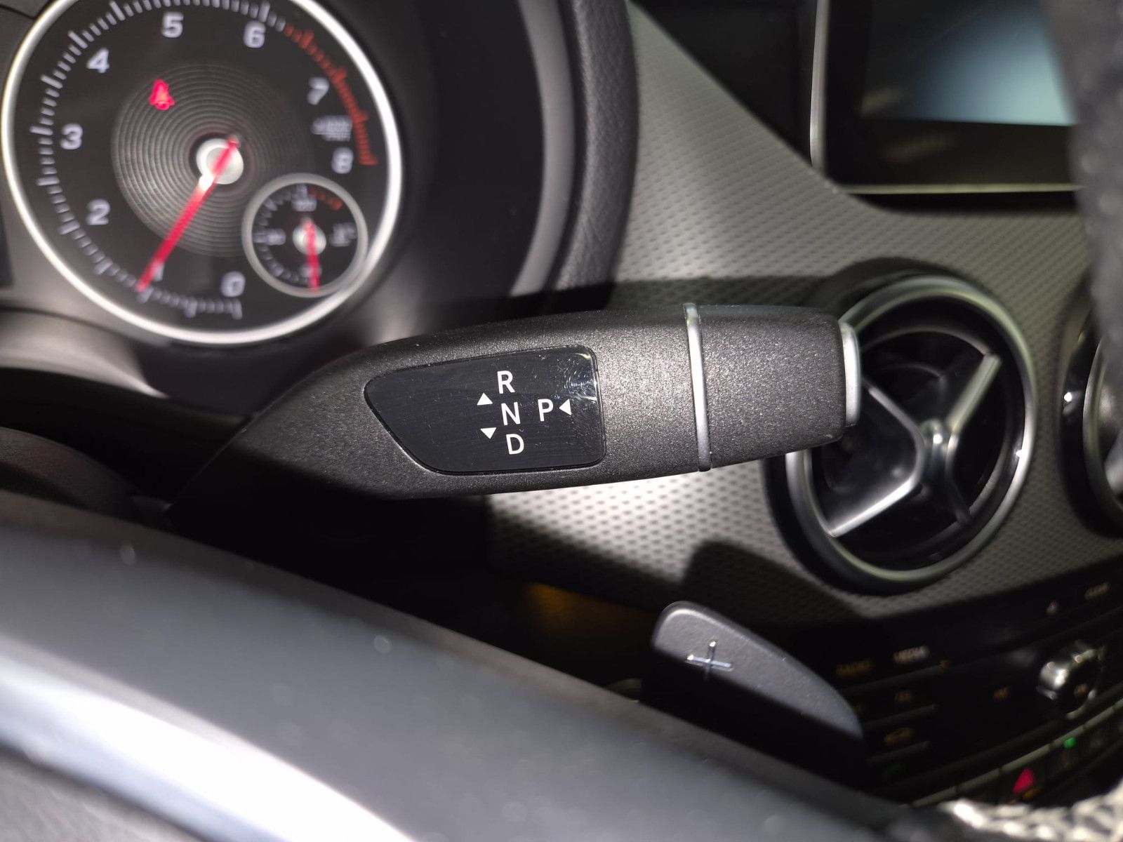Fahrzeugabbildung Mercedes-Benz B 200 Urban Style Edition/LED/NAVI/SCHECKHEFT