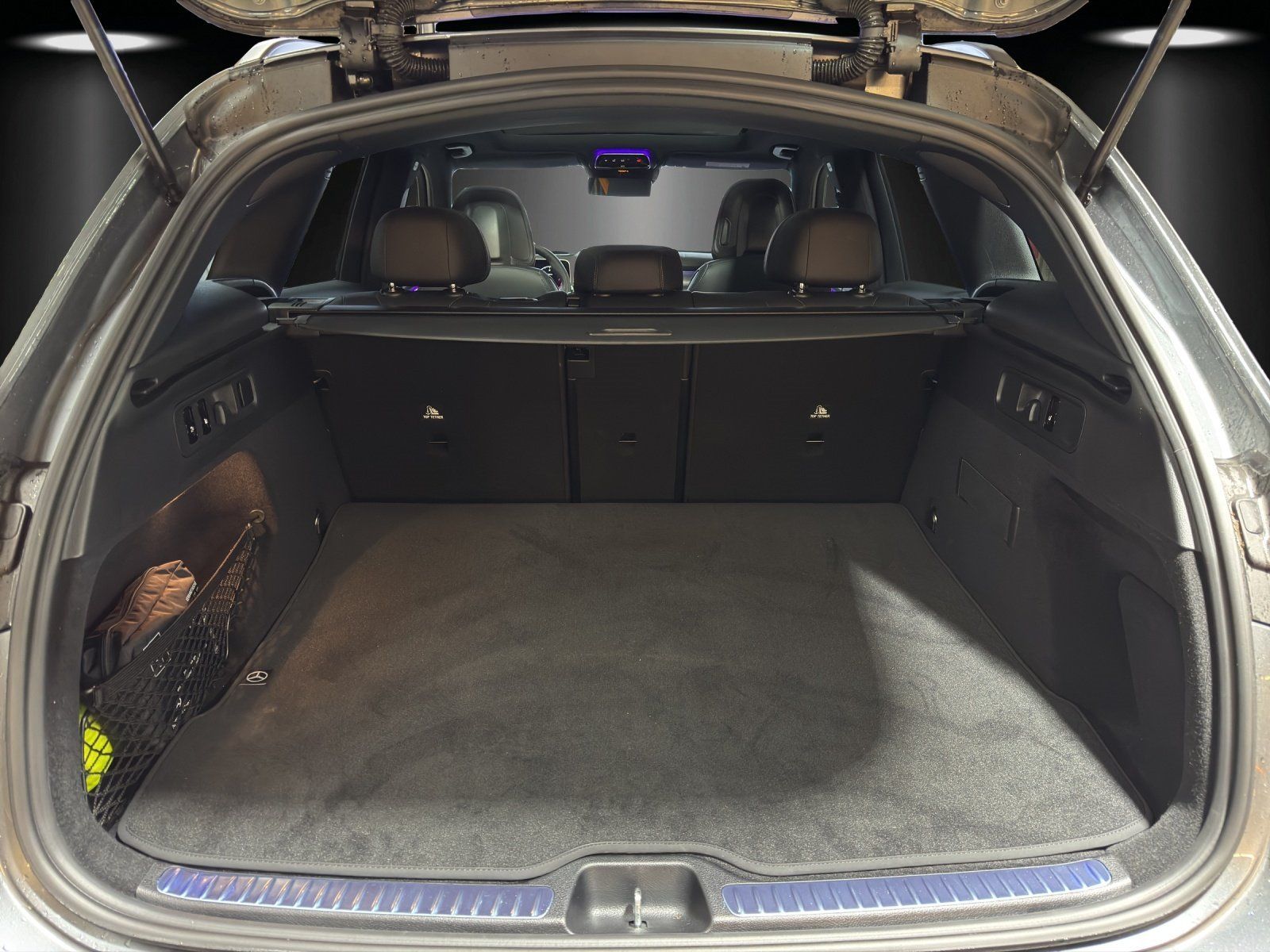 Fahrzeugabbildung Mercedes-Benz GLC 220d AMG Prem+ AIRMATIC Pano DISTRO Memo AHK