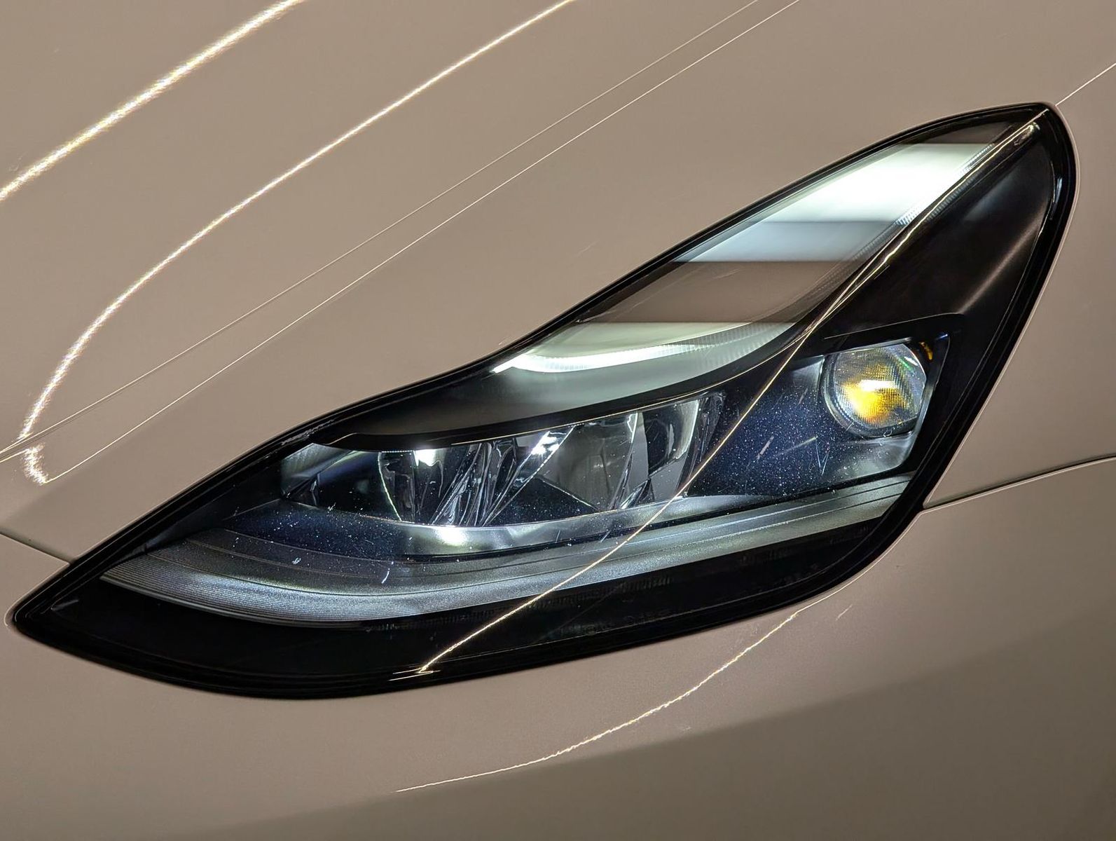 Tesla Model Y AWD Long Range Matrix Pano Navi SHZ Kam foto 20