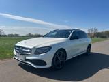 Mercedes-Benz E 300 d T Autom. -AVANTGARDE COMMANDE WIDE PANO  - Mercedes-Benz E 300: Von Privat